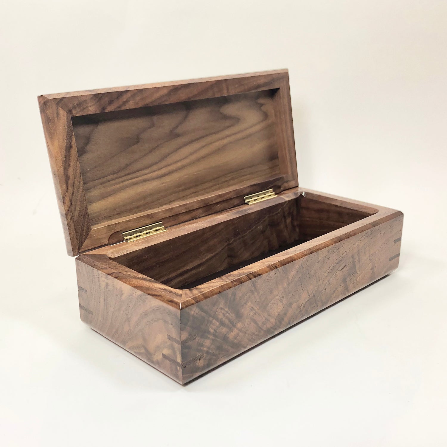 a-great-place-to-buy-walnut-maple-burl-box-on-sale_1.jpg