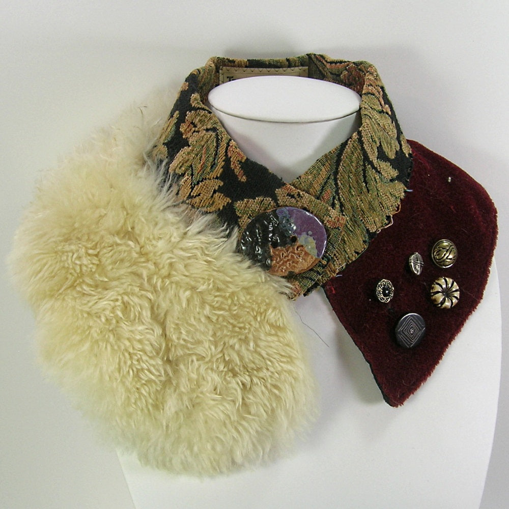 your-one-stop-shop-for-cowl-collar-of-coats-maroon-white-fur-online_0.jpg