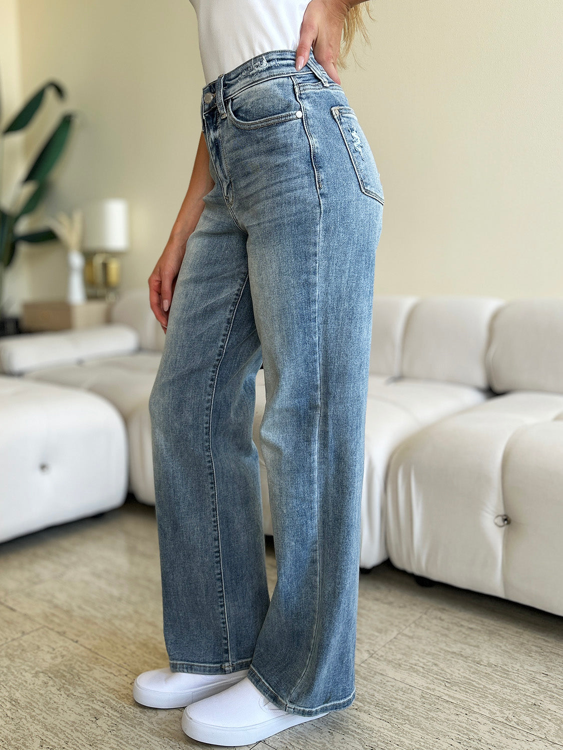 the-best-way-to-shop-judy-blue-full-size-high-waist-straight-jeans-for-sale_2.jpg