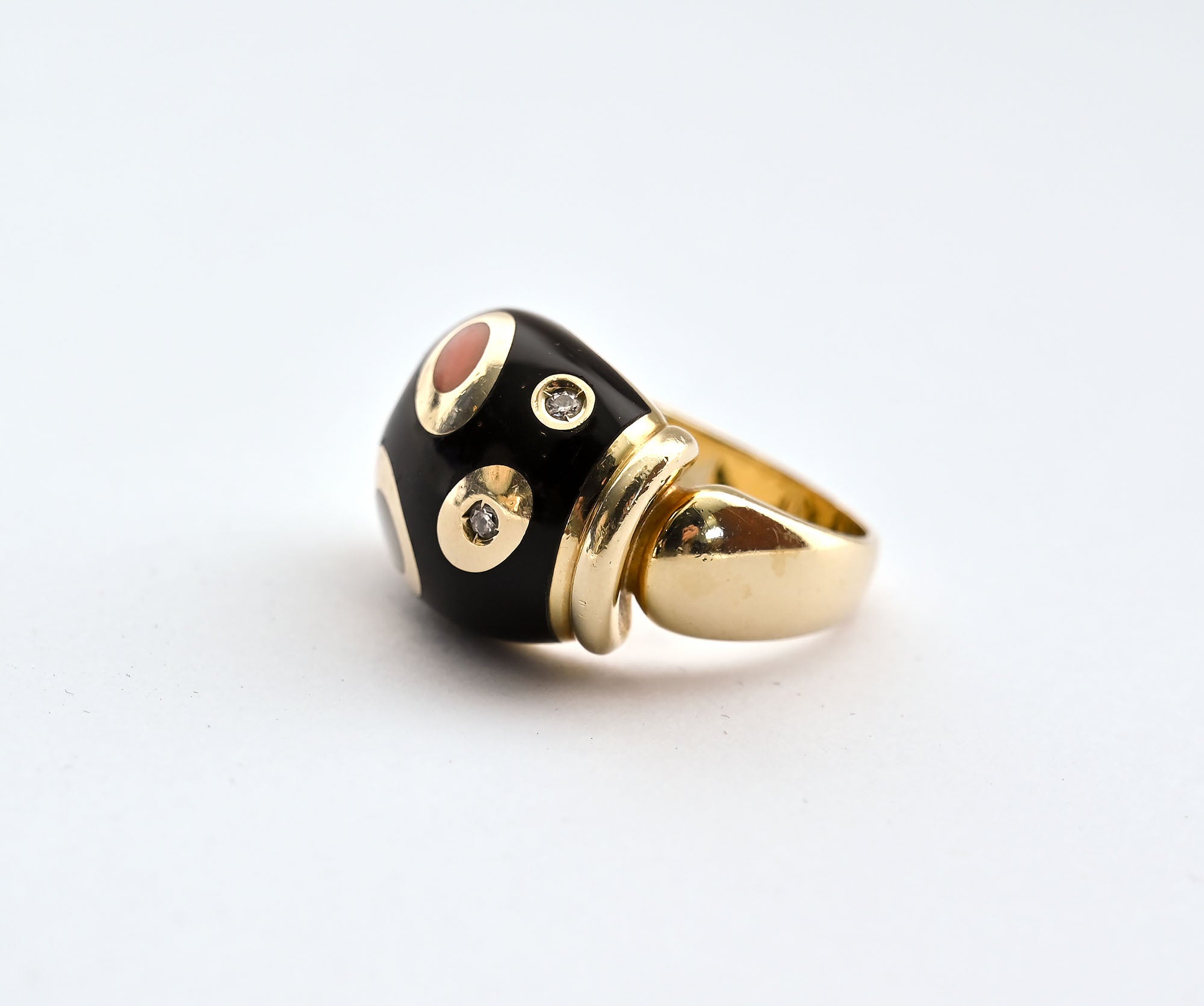 get-your-wholesale-asch-grossbardt-gold-ring-with-black-onyx-coral-diamond-and-mother-of-pearl-online_3.jpg